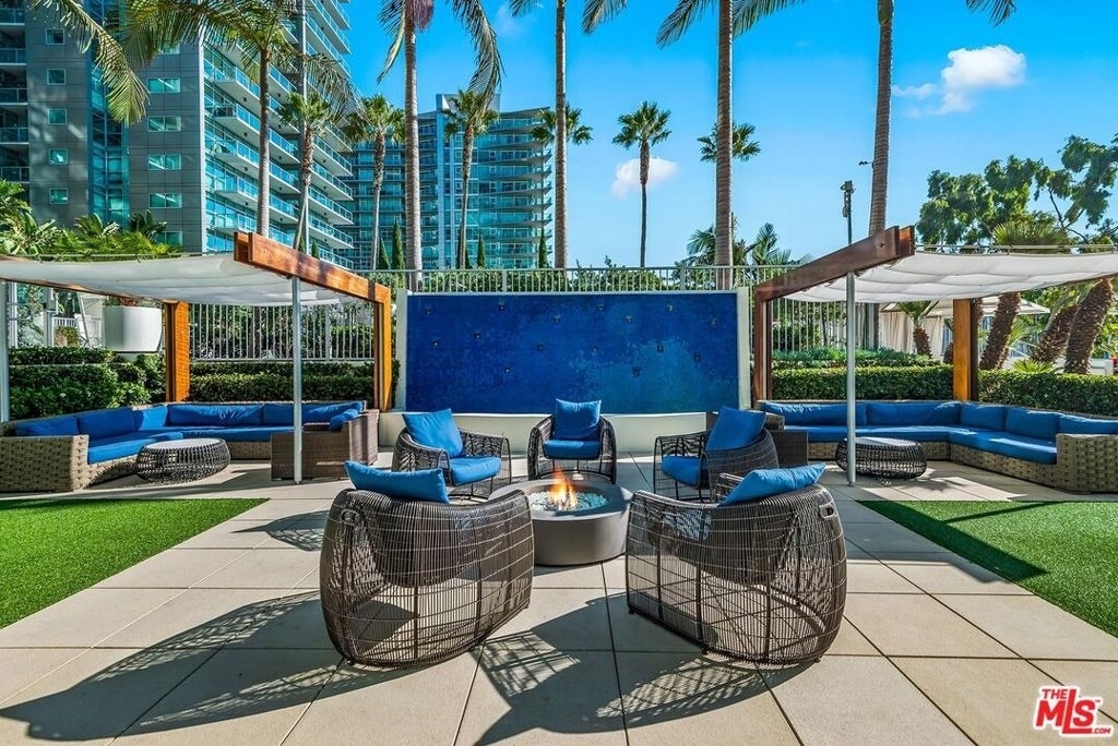 13700 Marina Pointe Drive - Photo 36