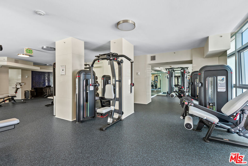 13700 Marina Pointe Drive - Photo 29