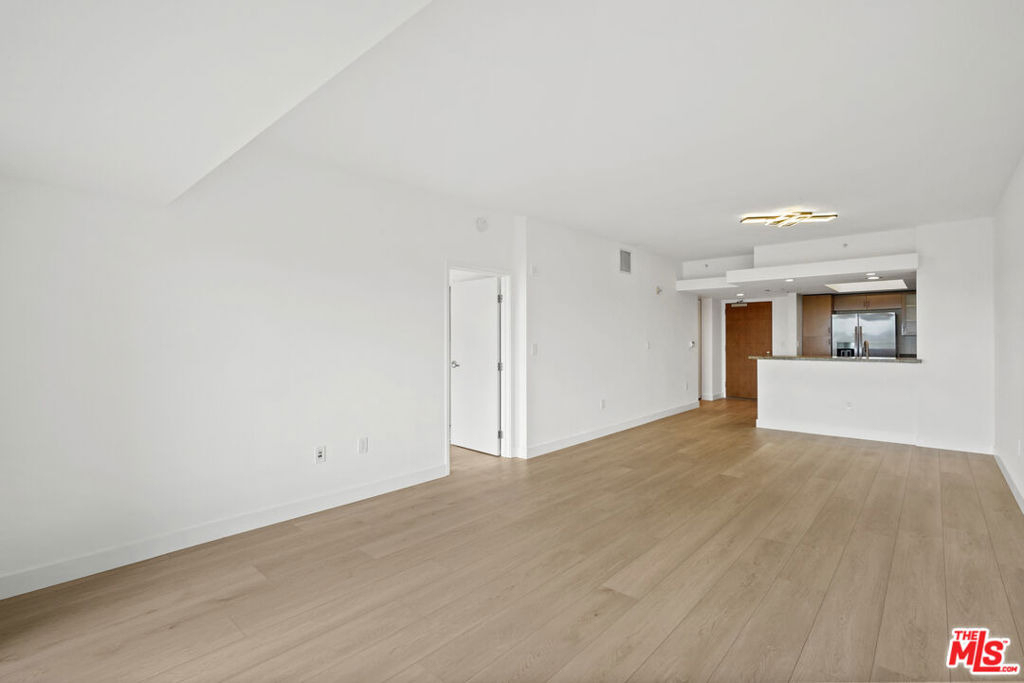 13700 Marina Pointe Drive - Photo 5