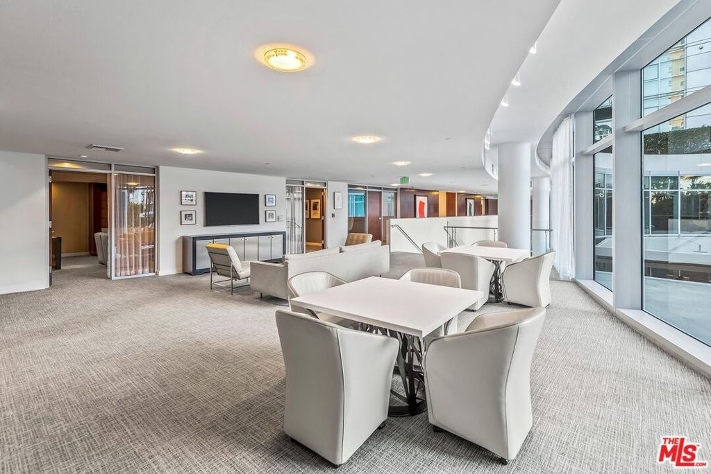 13700 Marina Pointe Drive - Photo 20