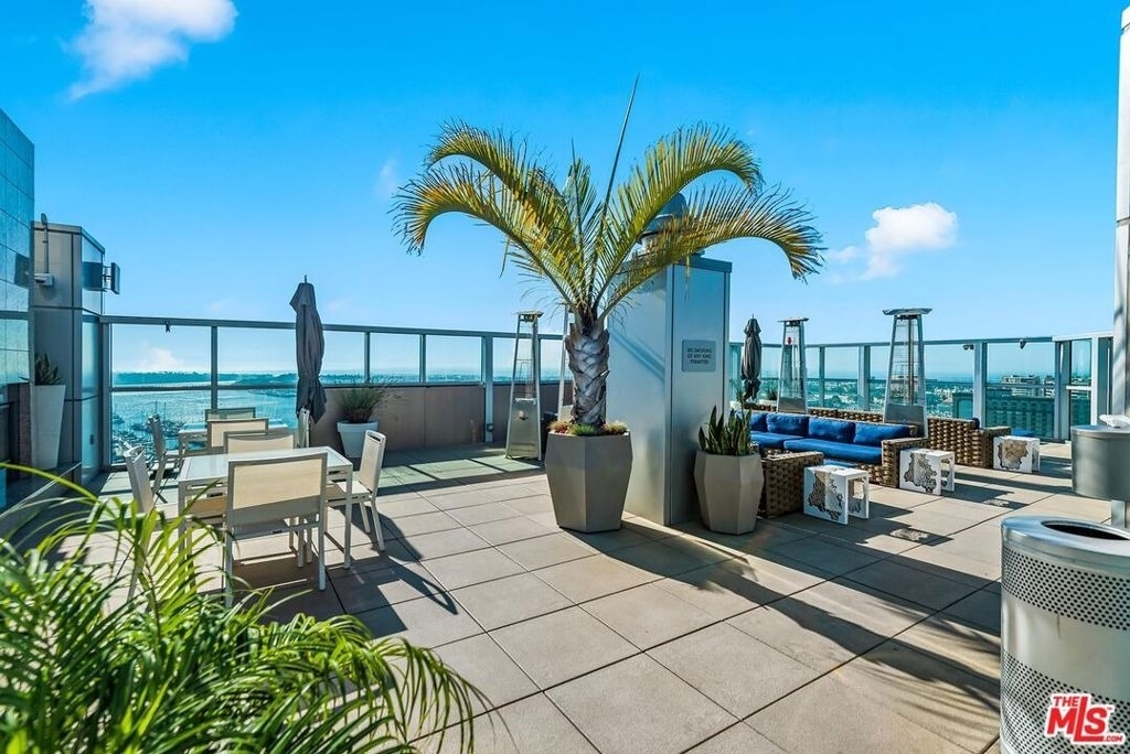 13700 Marina Pointe Drive - Photo 50