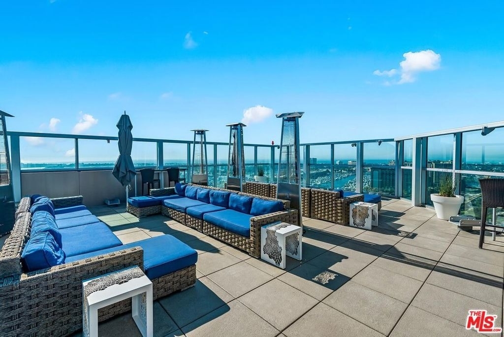 13700 Marina Pointe Drive - Photo 51