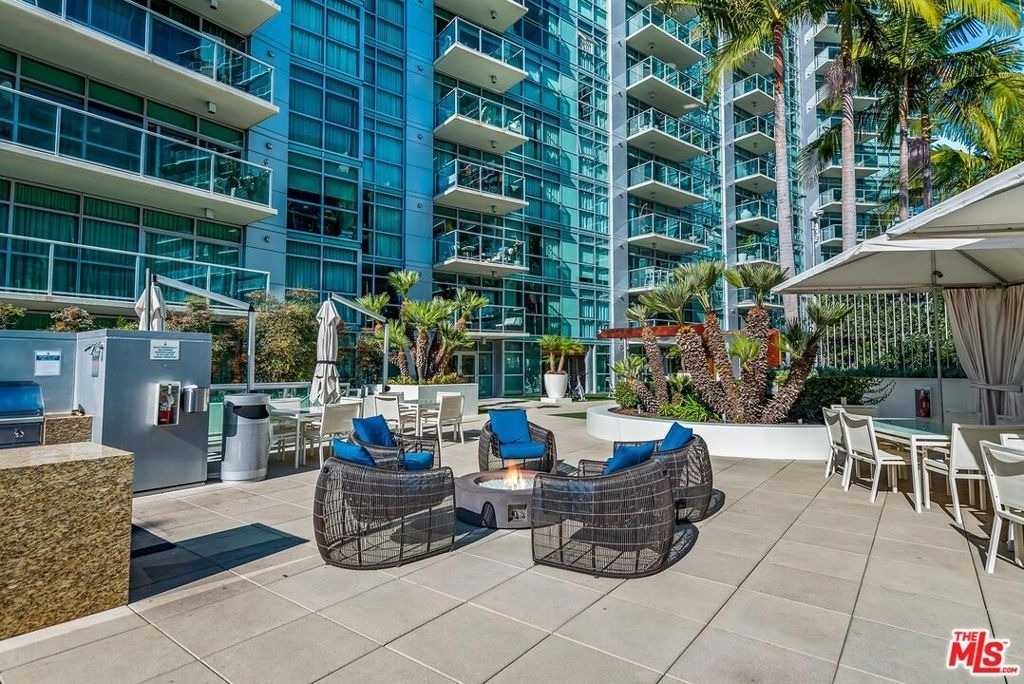 13700 Marina Pointe Drive - Photo 38