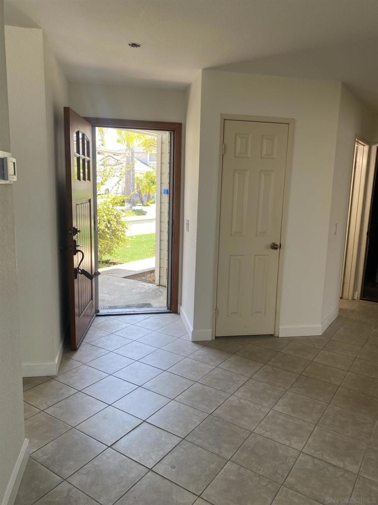 10754 Glendover Ln - Photo 3