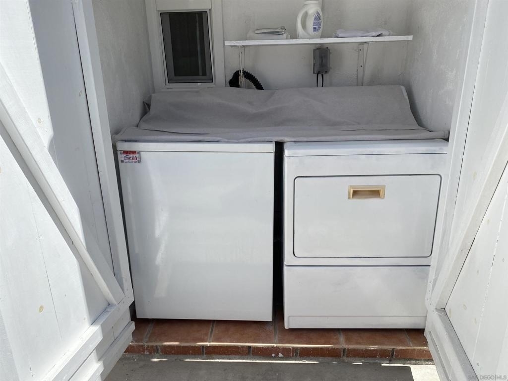 2921 Renault St - Photo 33