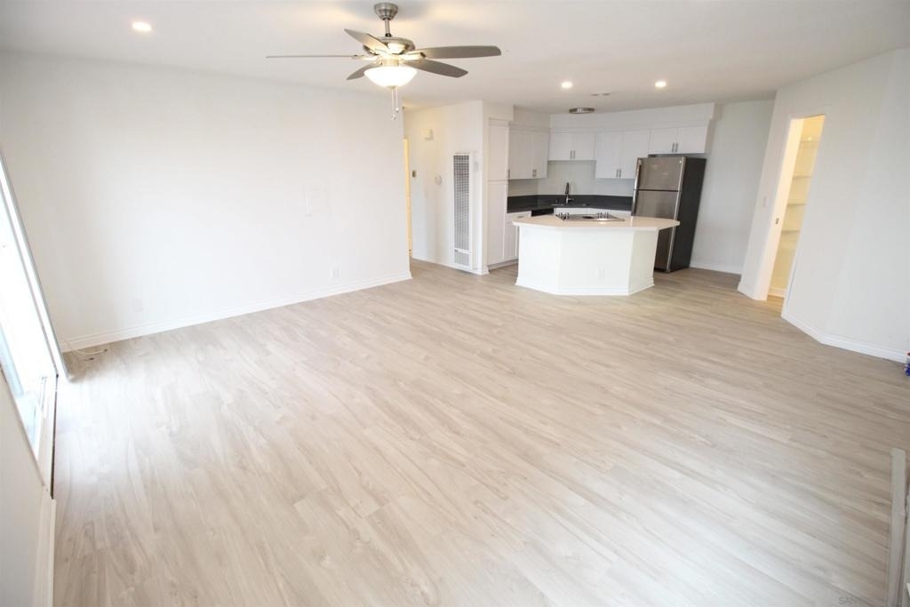 2212 Edinburg Ave, - Photo 16