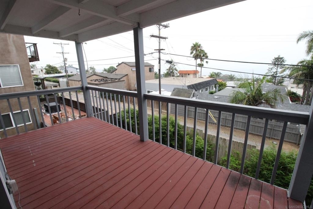 2212 Edinburg Ave, - Photo 3