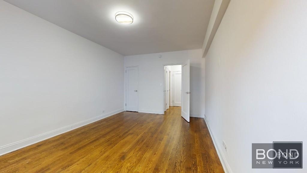 East 69th Street - Photo 4