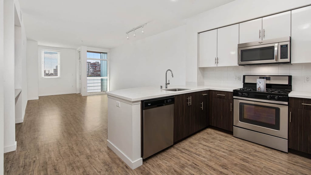 1333 Powell Street - Photo 3