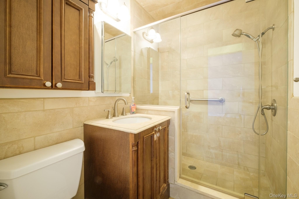 838 Pelhamdale Road - Photo 11