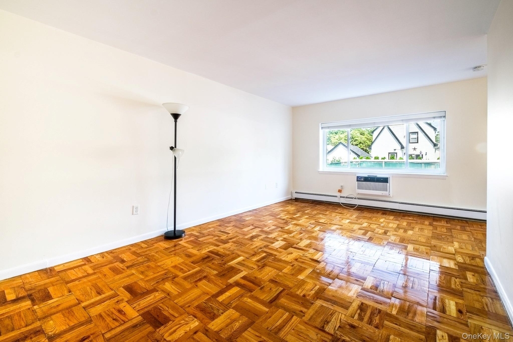 838 Pelhamdale Road - Photo 3