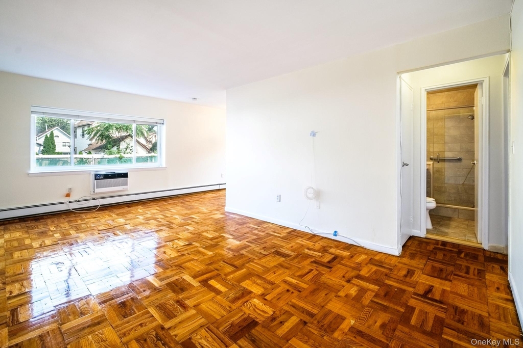 838 Pelhamdale Road - Photo 2