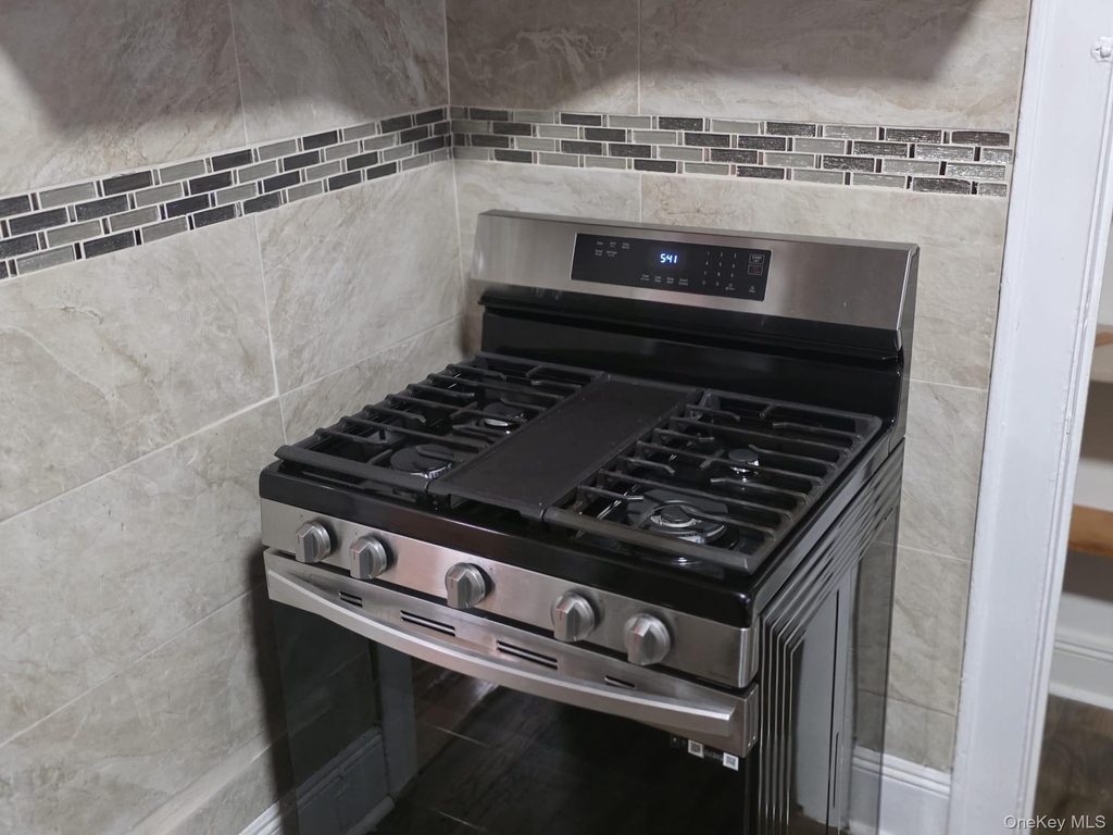 420 Bedford Avenue - Photo 4