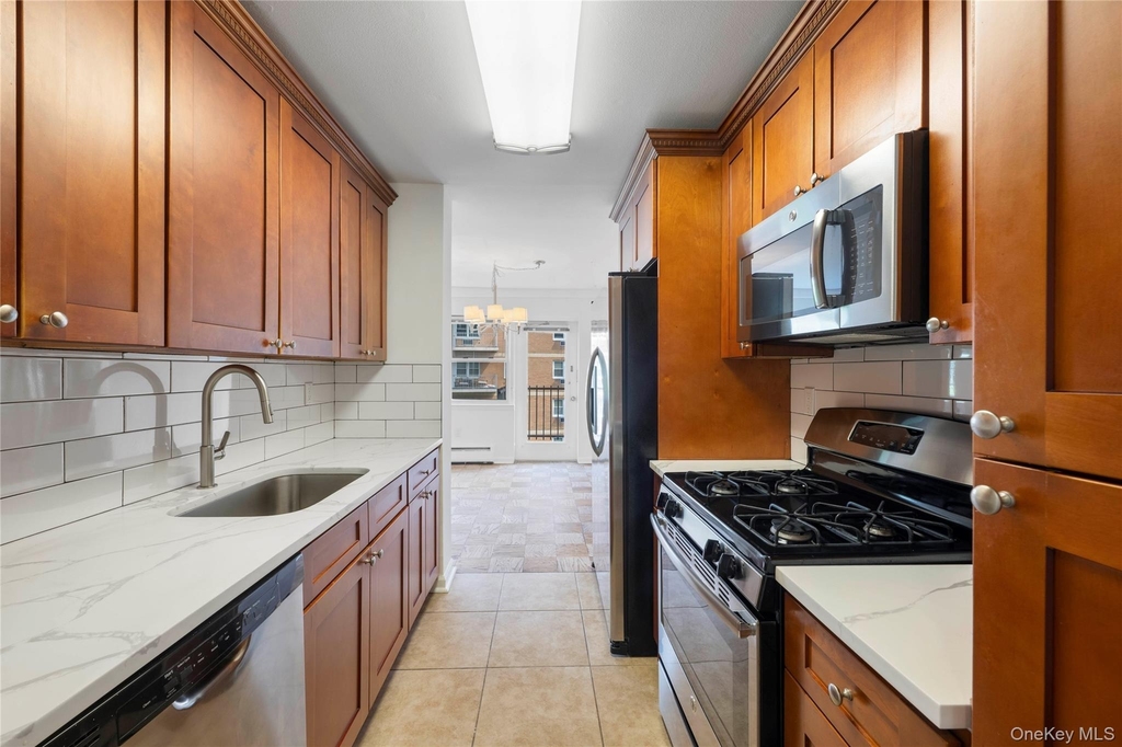 101 Gedney Street - Photo 4