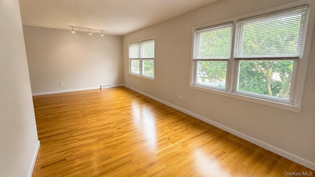 1533 208th Street - Photo 3