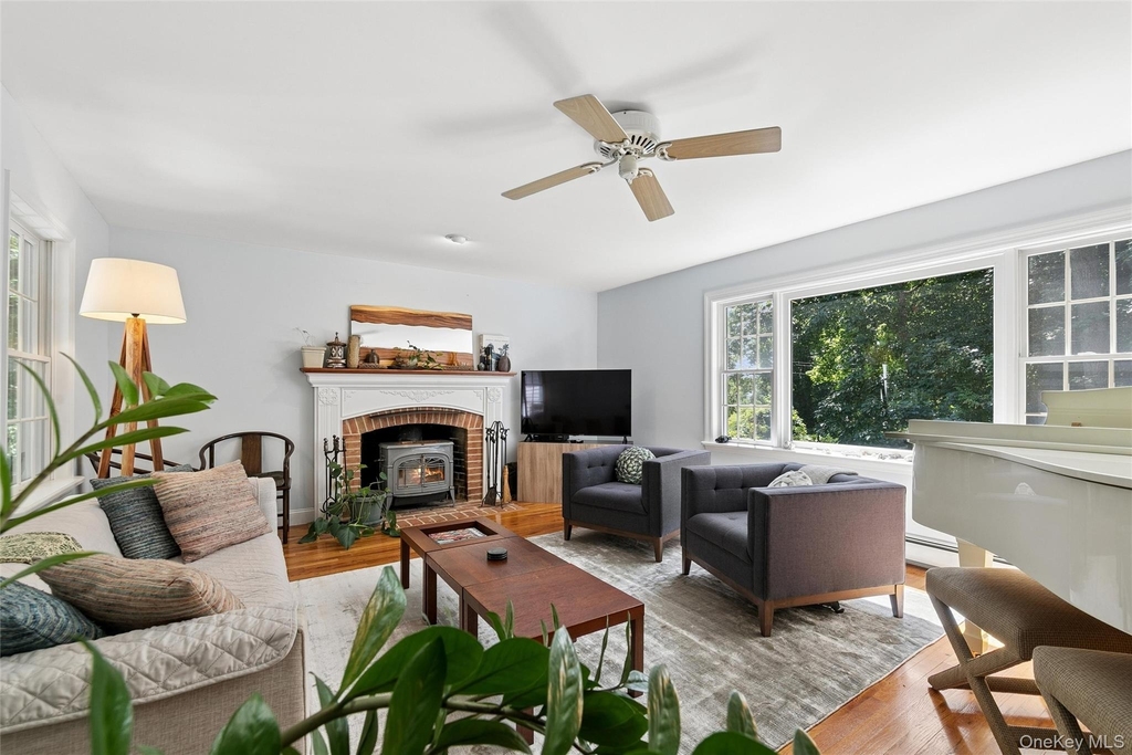 1020 Monsell Lane - Photo 4
