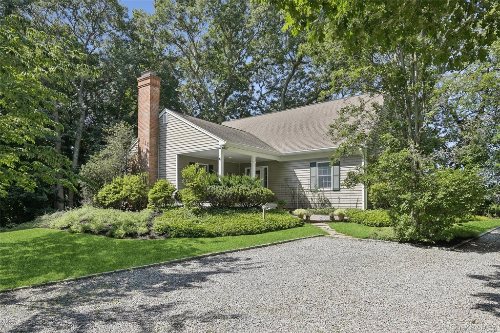 1020 Monsell Lane - Photo 0