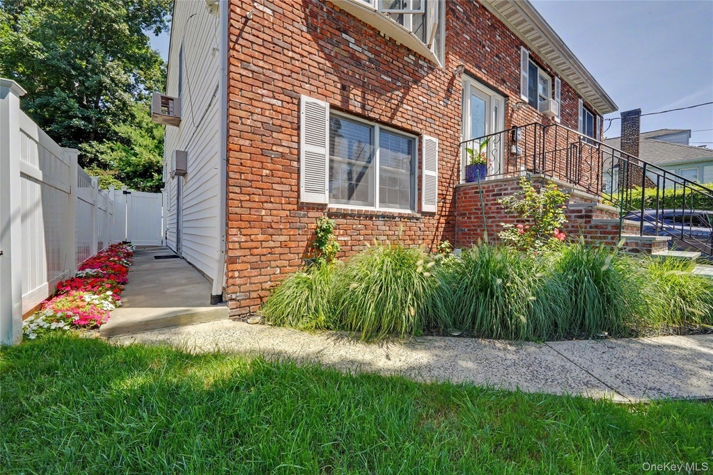 46 Homewood Avenue - Photo 0