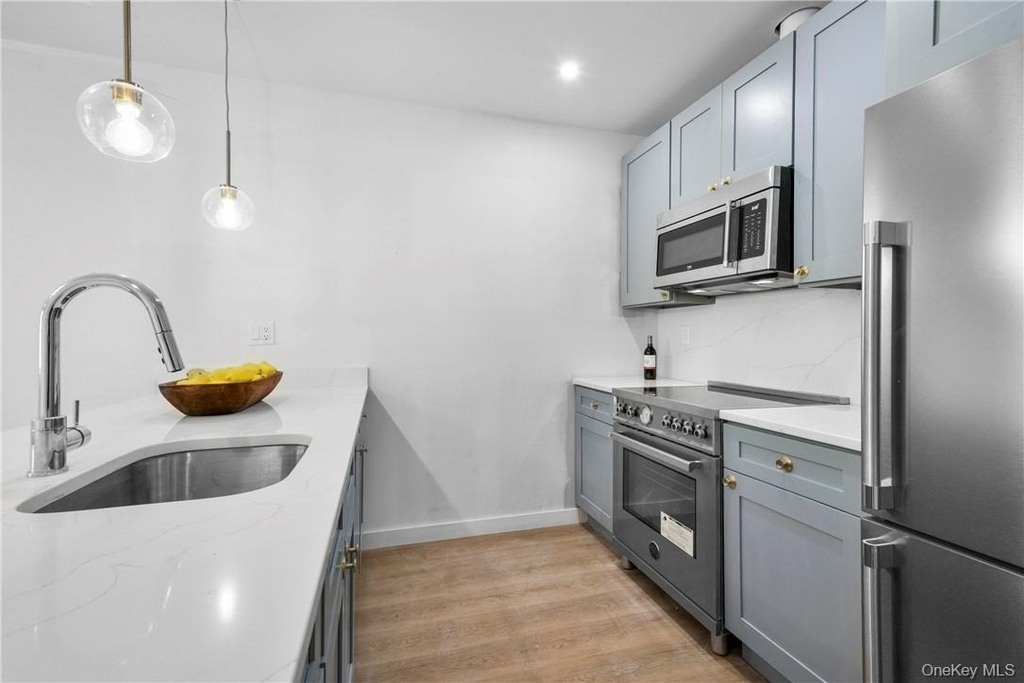 139 Fifth Avenue - Photo 5