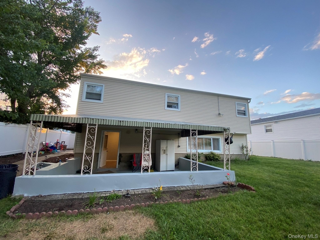 16 Frank Avenue - Photo 12