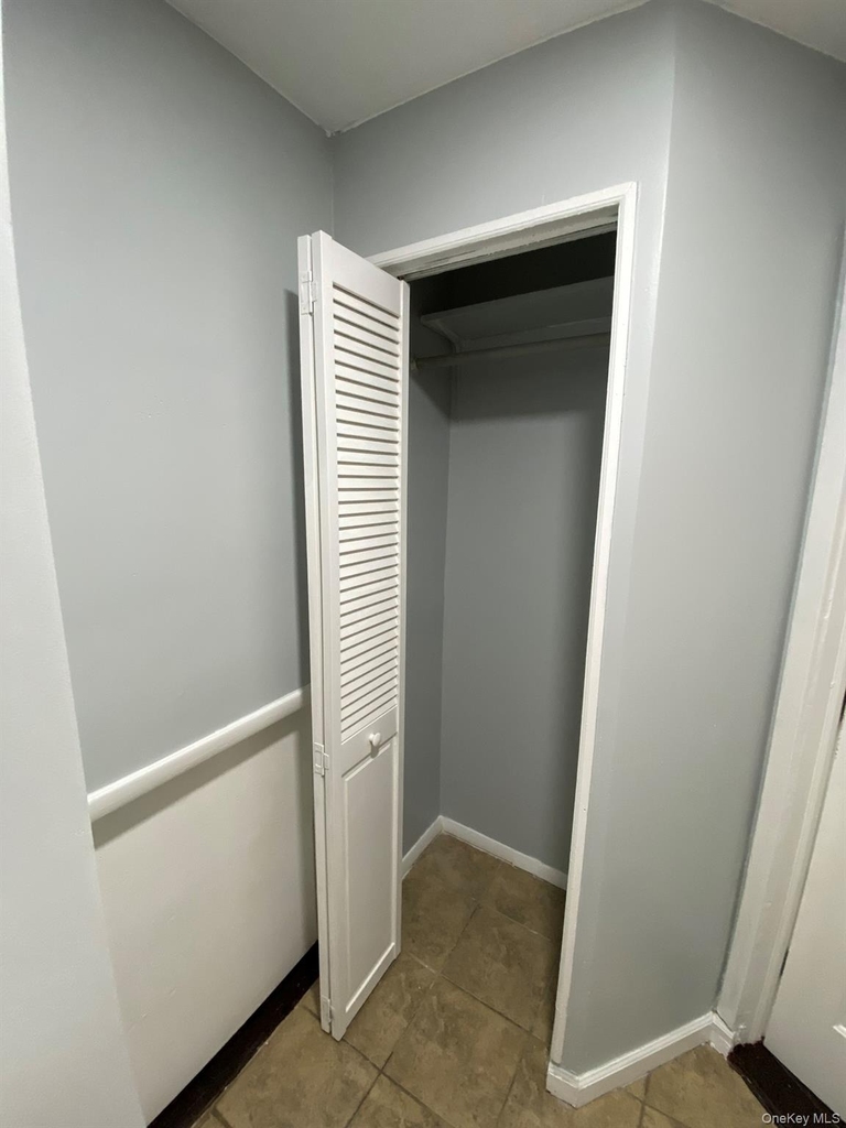 16 Frank Avenue - Photo 6