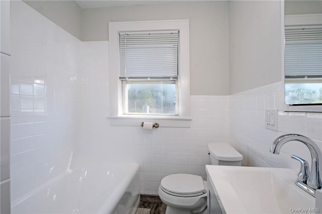 56 Maple Avenue - Photo 3