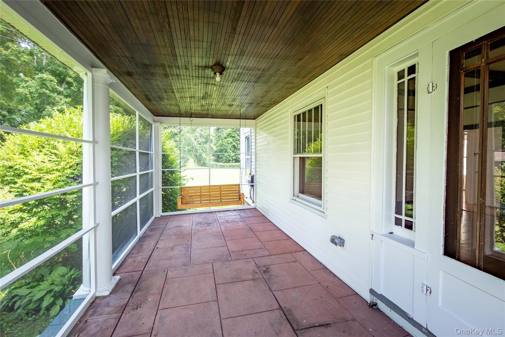 140 E Main Street - Photo 14