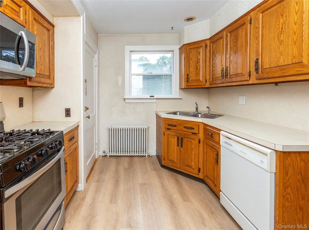 140 E Main Street - Photo 16
