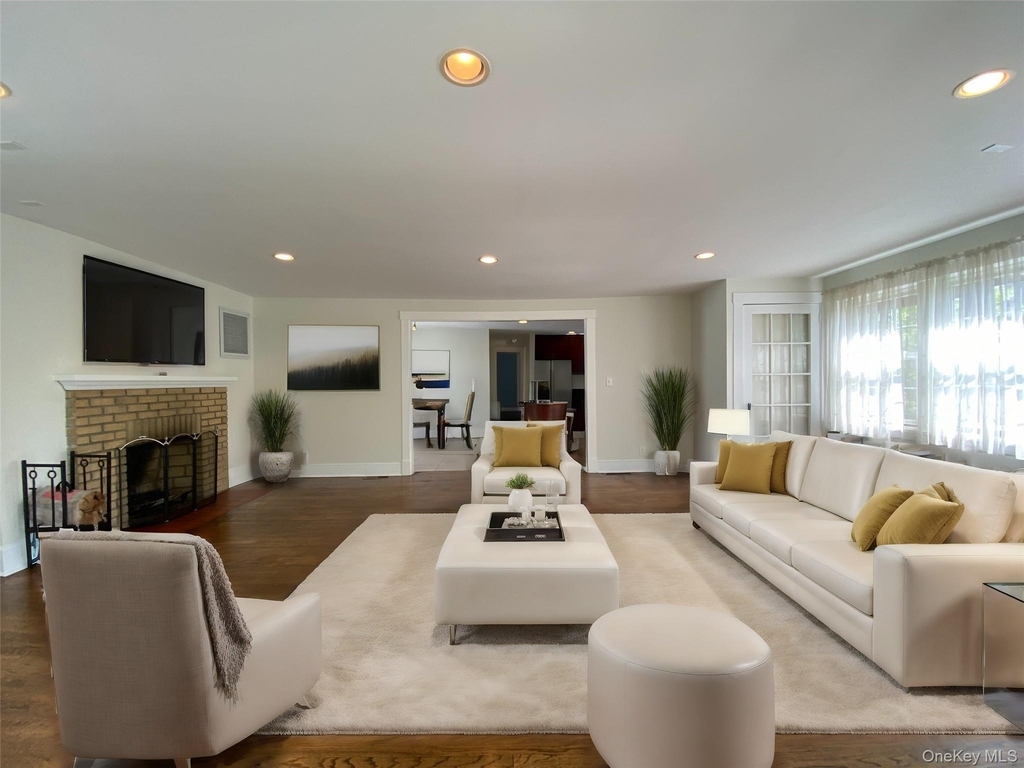 27 Grand Boulevard - Photo 0