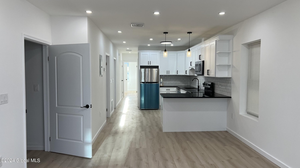 43 5th Avenue - Photo 5