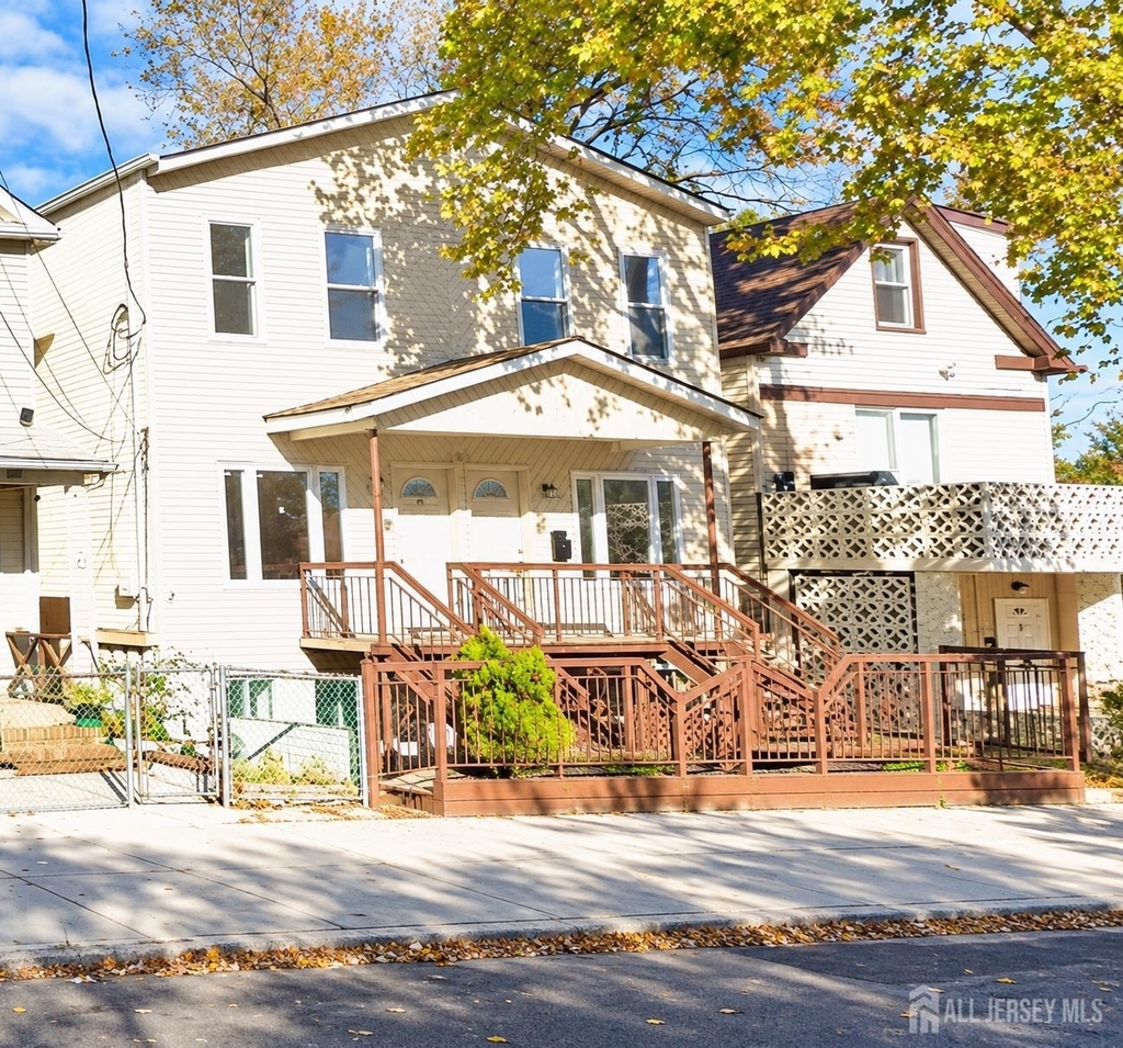661 Catherine Street - Photo 5