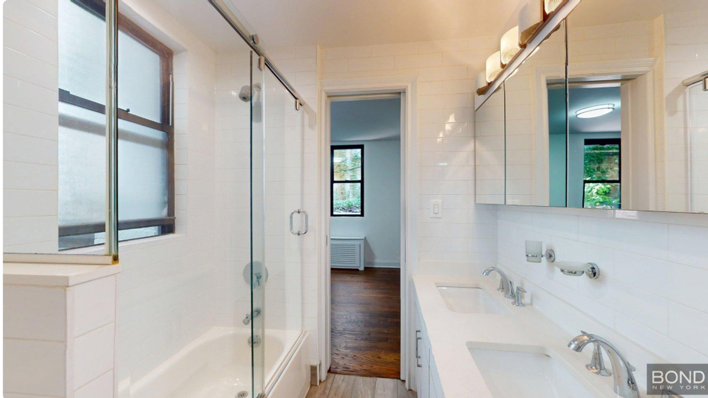  East 72nd Street - Photo 3