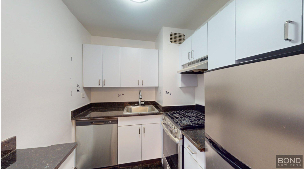 East 15th street  - Photo 0