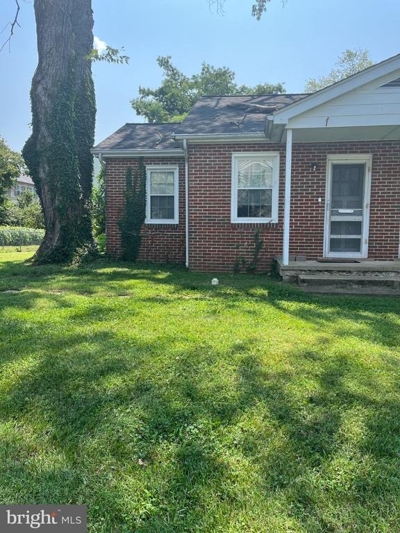 101 E Locust Street - Photo 1