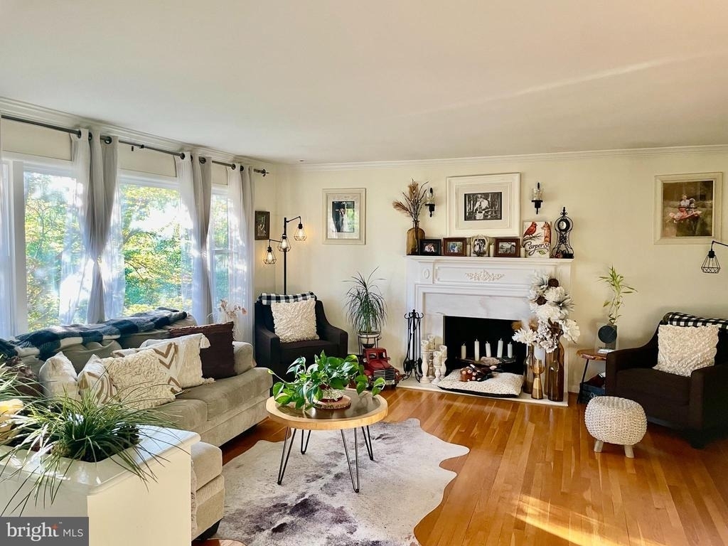 1036 Carper Street - Photo 3