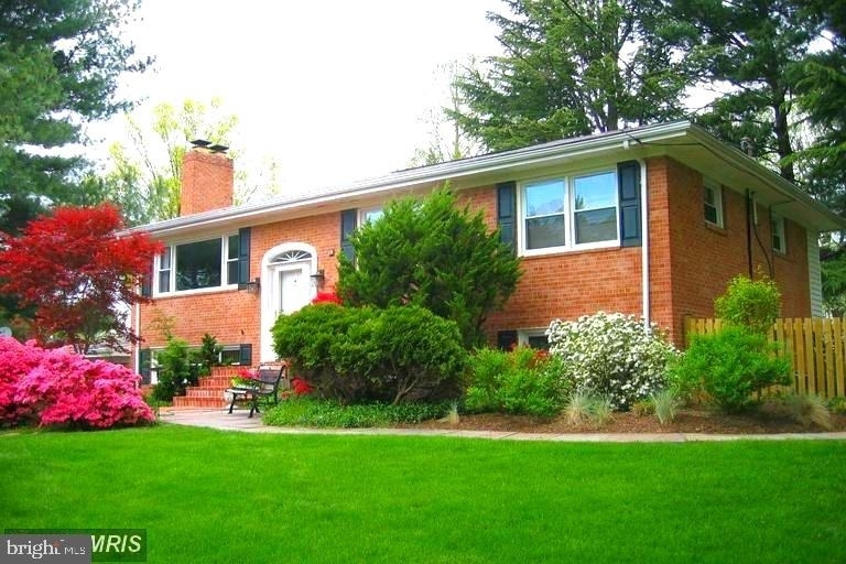 1036 Carper Street - Photo 2