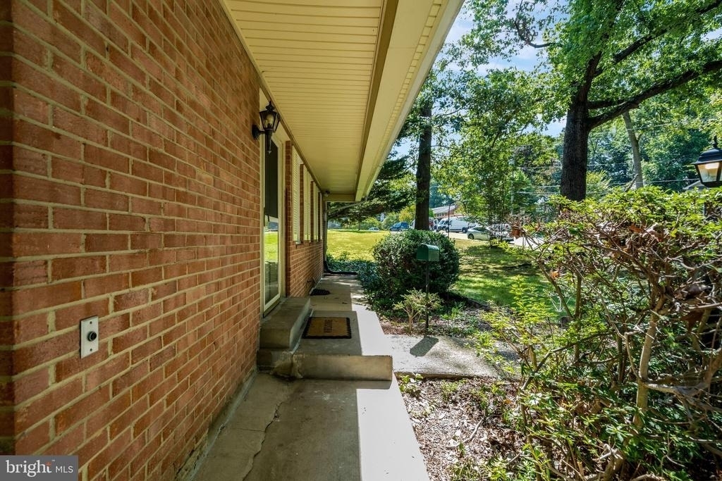 8916 Braeburn Drive - Photo 61