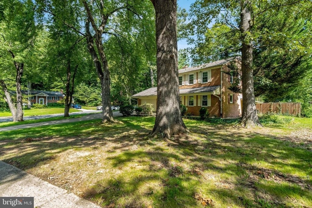 8916 Braeburn Drive - Photo 65