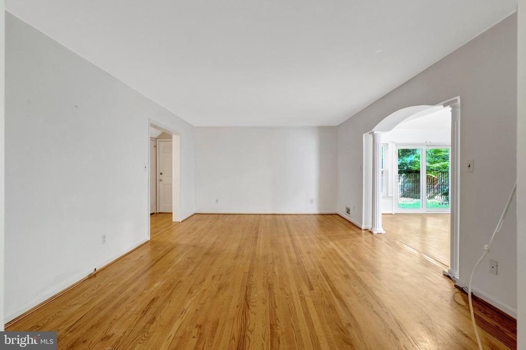 8916 Braeburn Drive - Photo 6
