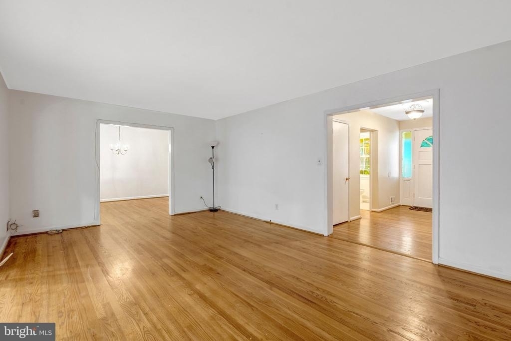 8916 Braeburn Drive - Photo 5