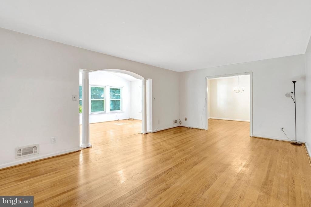 8916 Braeburn Drive - Photo 4