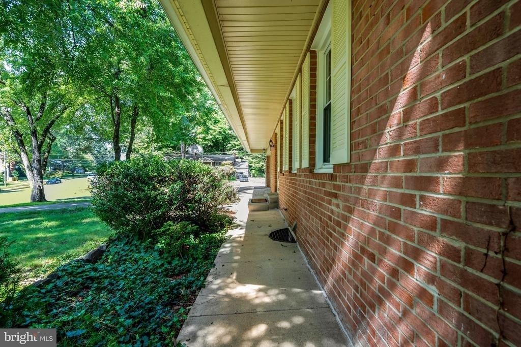 8916 Braeburn Drive - Photo 62