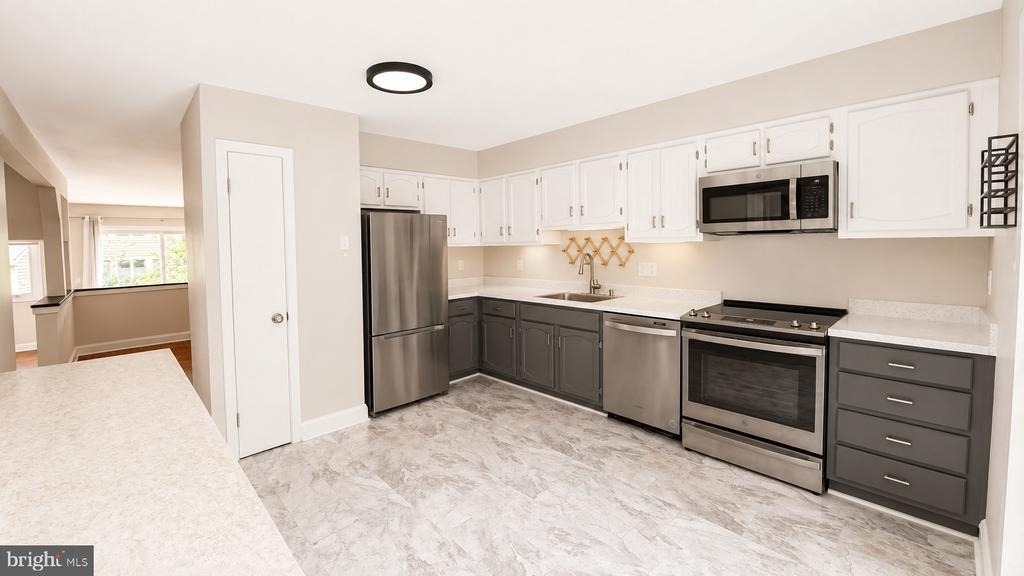 1959 Lakeport Way - Photo 8