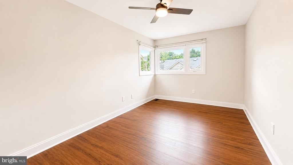 1959 Lakeport Way - Photo 16