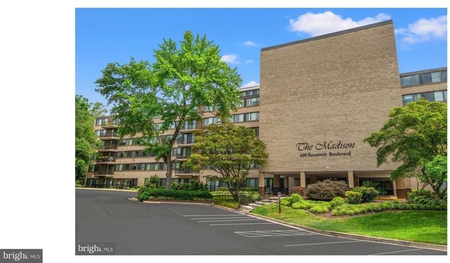 600 Roosevelt Boulevard - Photo 0