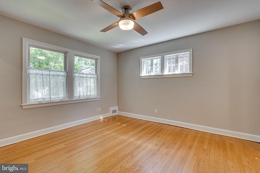 425 E Luray Avenue - Photo 4