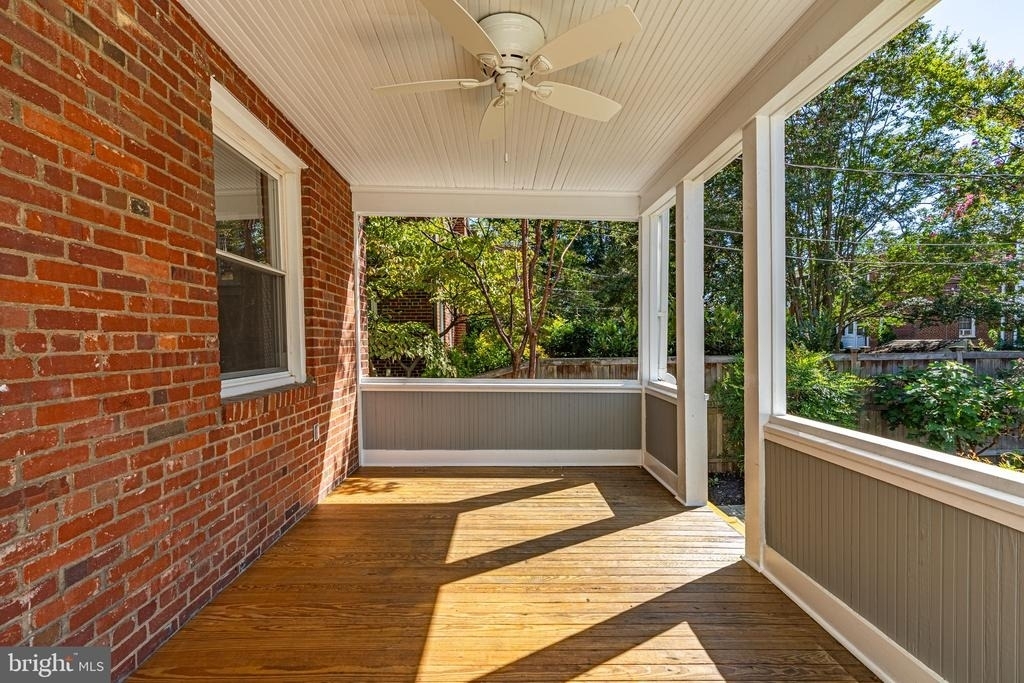 425 E Luray Avenue - Photo 27