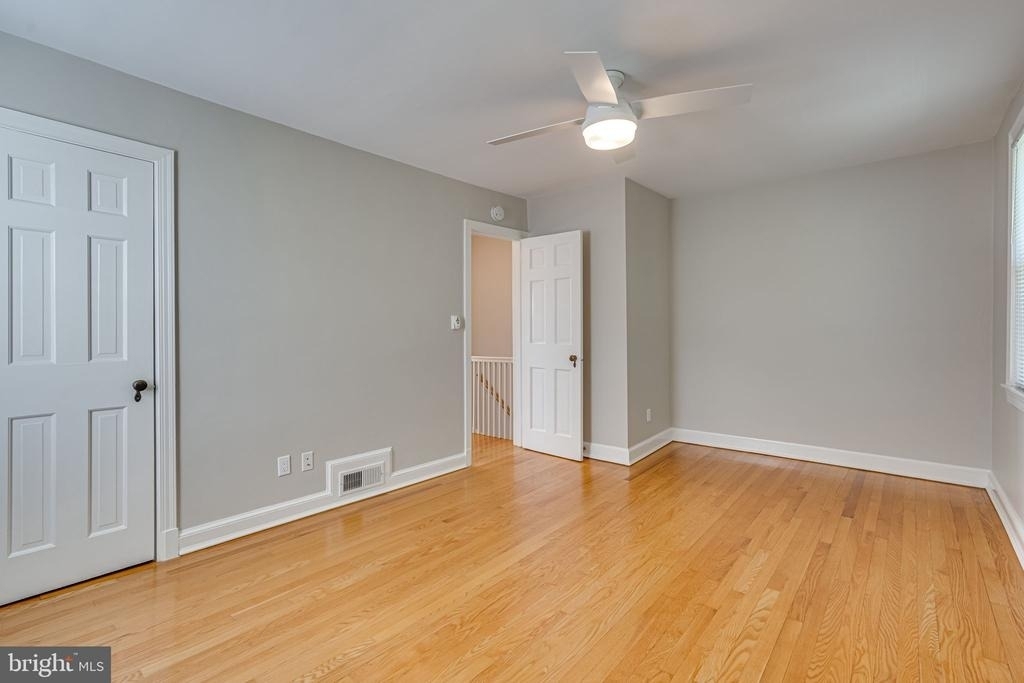 425 E Luray Avenue - Photo 16