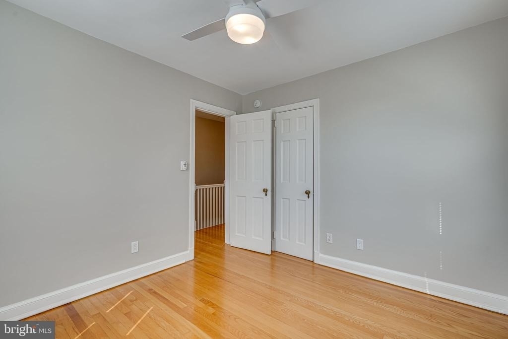 425 E Luray Avenue - Photo 20