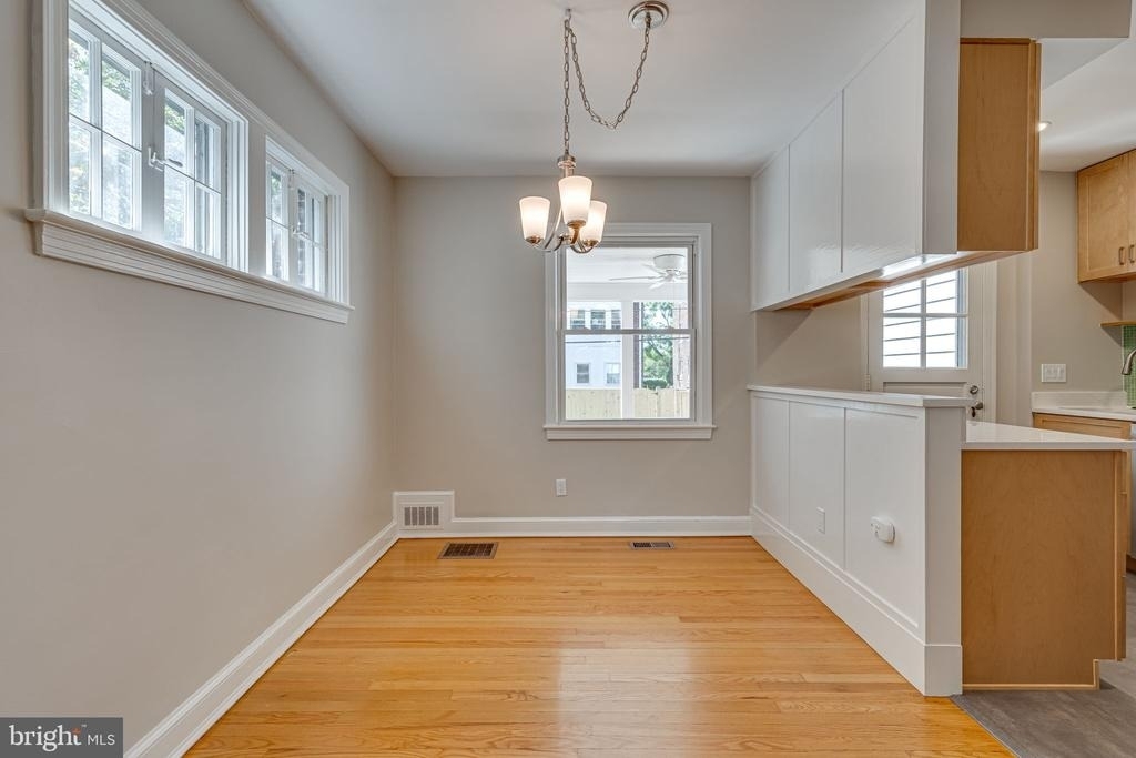 425 E Luray Avenue - Photo 5